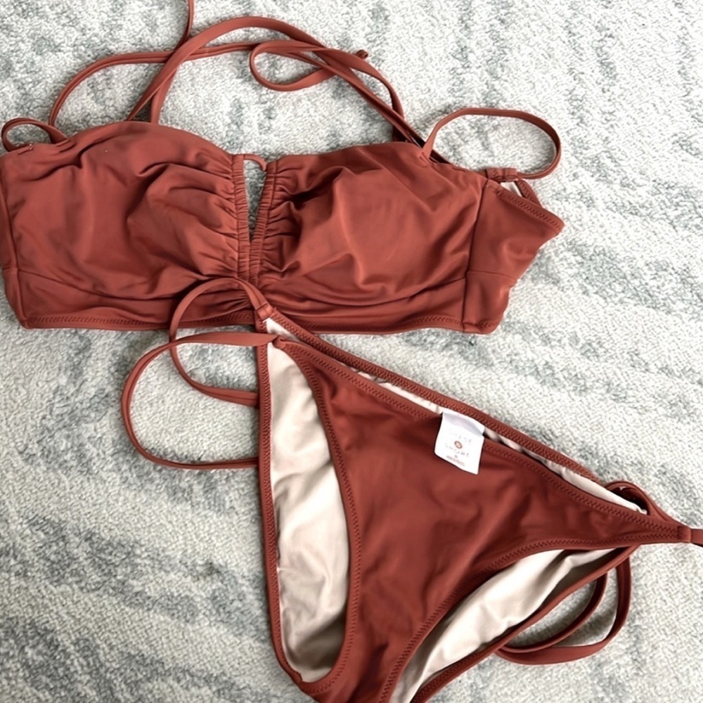SHADE AND SHORE BIKINI brown bikini set. Small bottoms. 34 B top.